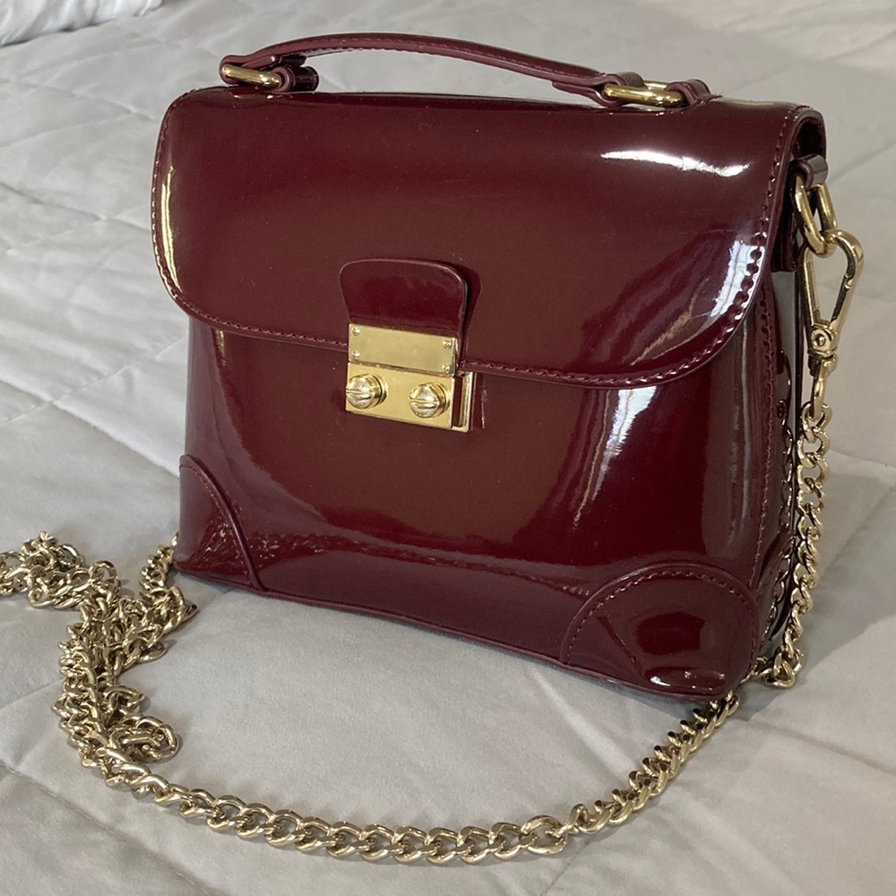 Express Cross-bag with gold chain